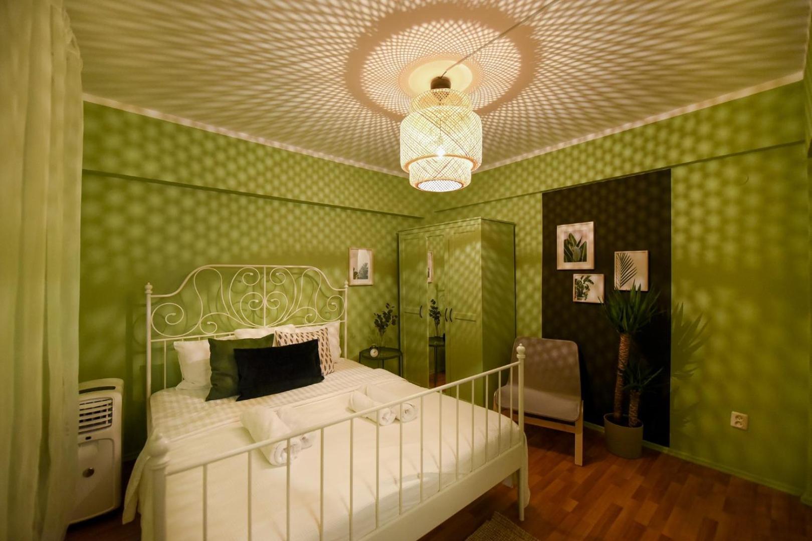 Chic Accommodation With Breathtaking Views Over Calea Victoriei - Your Central Heaven Бухарест Номер фото